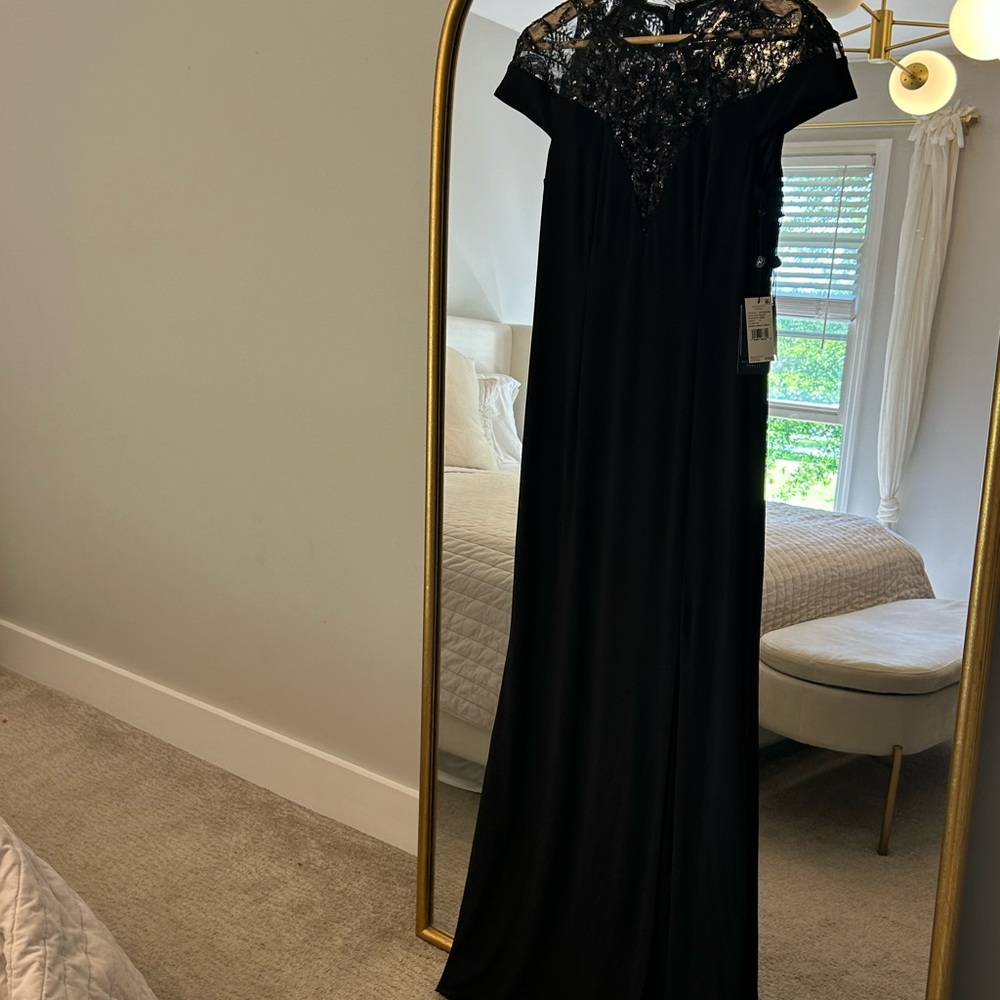 Elegant Black Lace Evening maxi dress